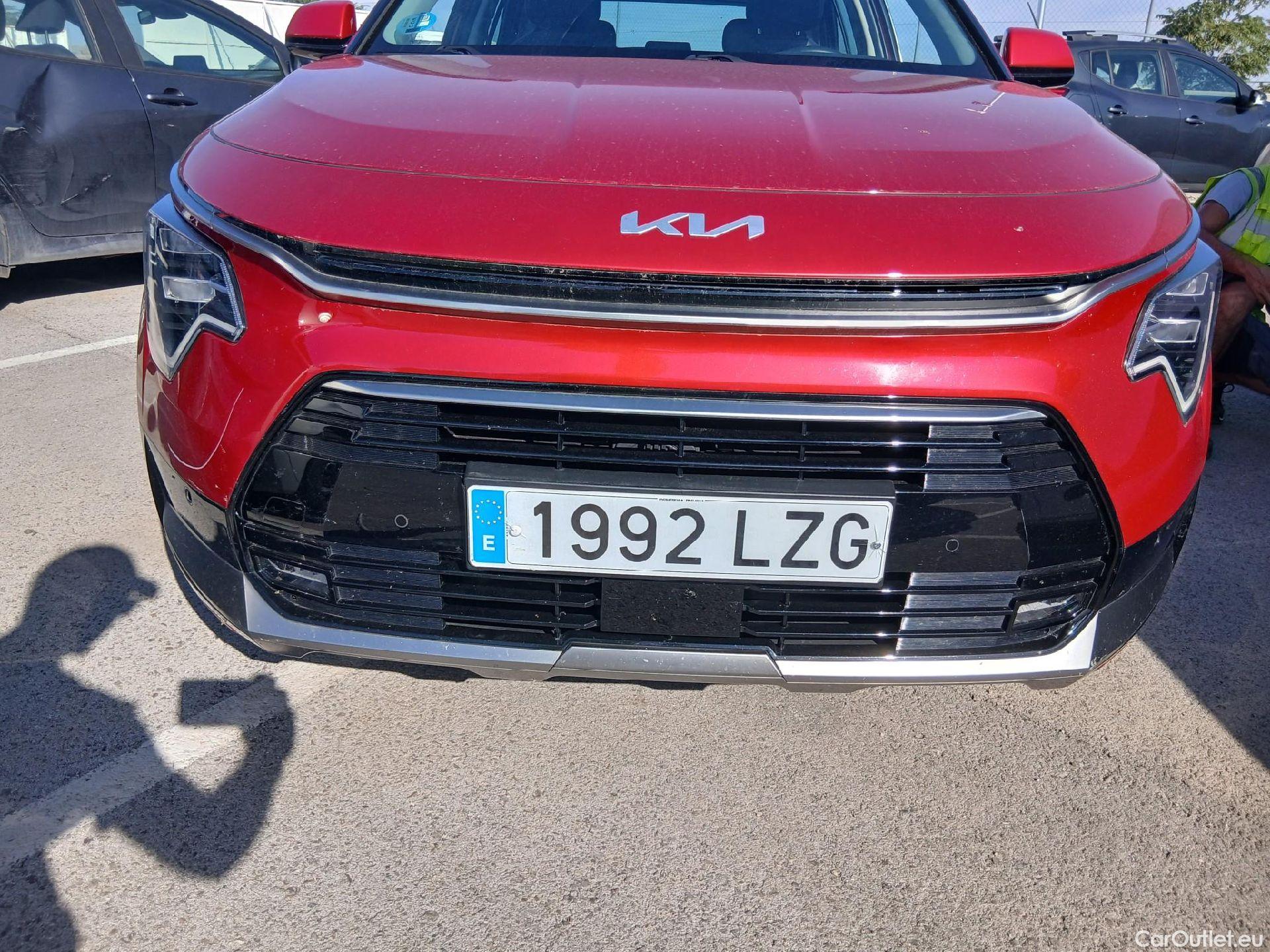  KIA  Niro KIA  / 2022 / 5P / crossover 1.6 GDi HEV 104kW (141CV) Drive #6