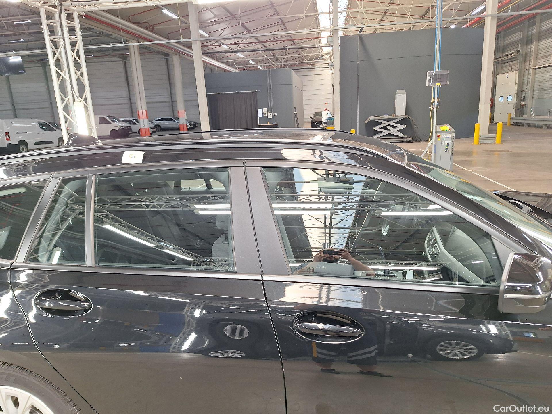  Bmw  Serie 3 BMW, 3-serie Touring '18, BMW 3 Reeks Touring 318dA (100 kW) 5d #12