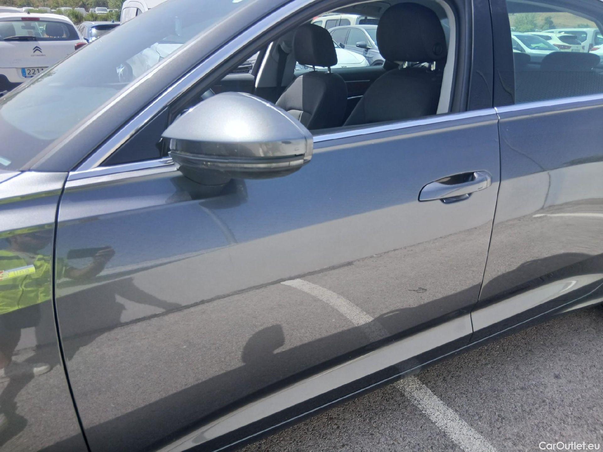  Audi  A6 AUDI  / 2018 / 4P / sedán 45 TFSI quattro-ultra #28