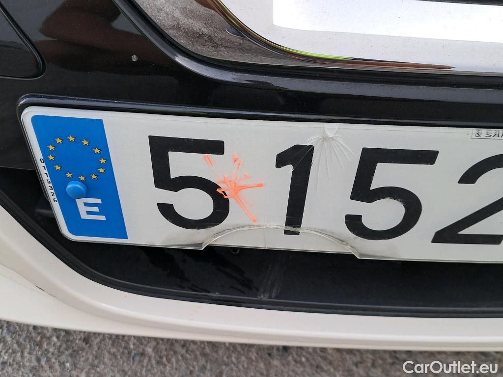  Nissan  Micra NISSAN  / 2017 / 5P / berlina con portón IG-T 68 kW (92 CV) E6D-F Acenta #25