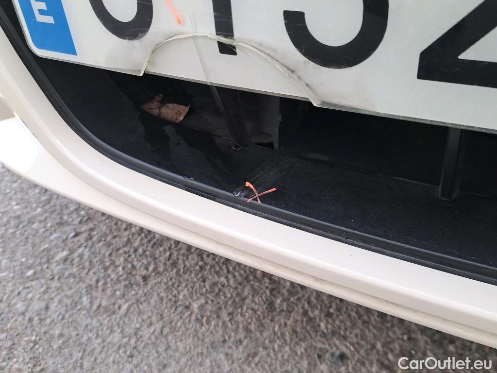  Nissan  Micra NISSAN  / 2017 / 5P / berlina con portón IG-T 68 kW (92 CV) E6D-F Acenta #19