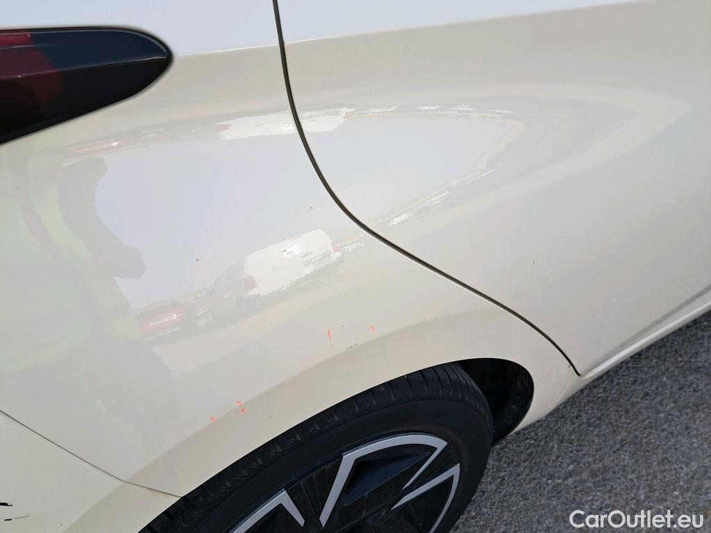  Nissan  Micra NISSAN  / 2017 / 5P / berlina con portón IG-T 68 kW (92 CV) E6D-F Acenta #9