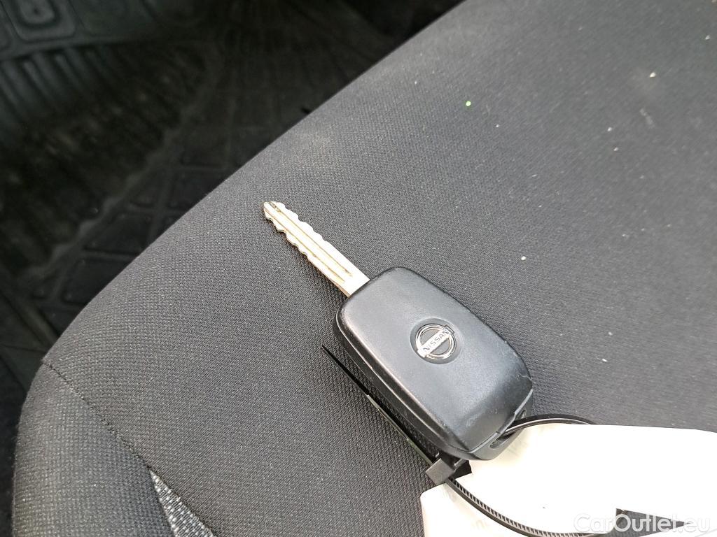  Nissan  Micra NISSAN  / 2017 / 5P / berlina con portón IG-T 68 kW (92 CV) E6D-F Acenta #2