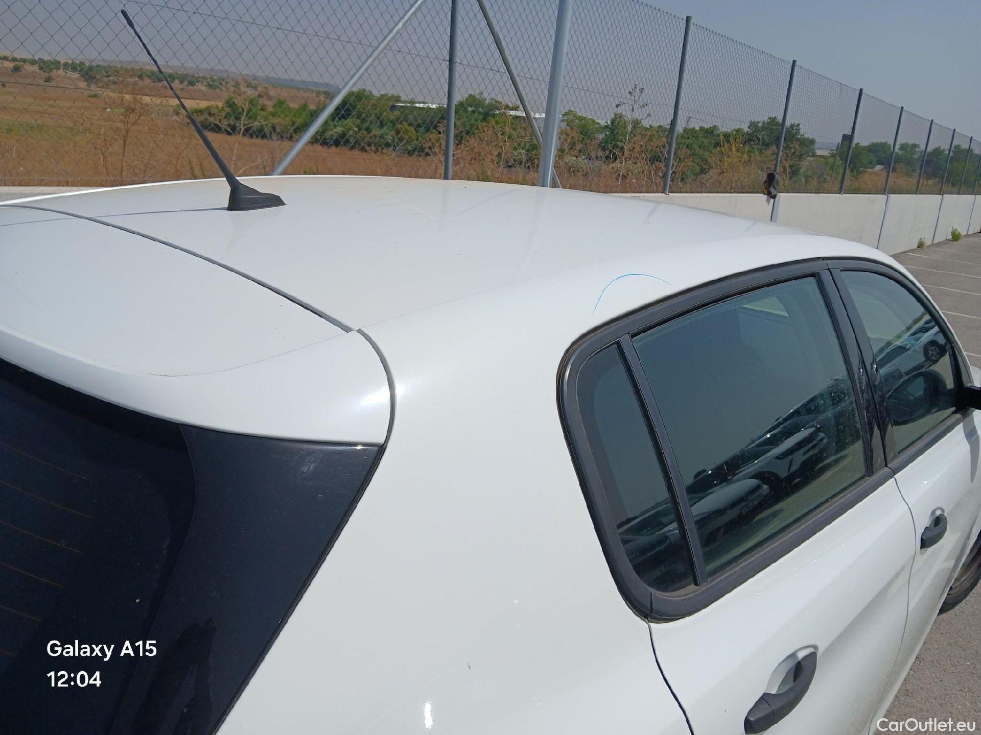  Peugeot  308 PEUGEOT  / 2017 / 5P / berlina con portón 5P Access BlueHDi 100 6 Vel. MAN #23