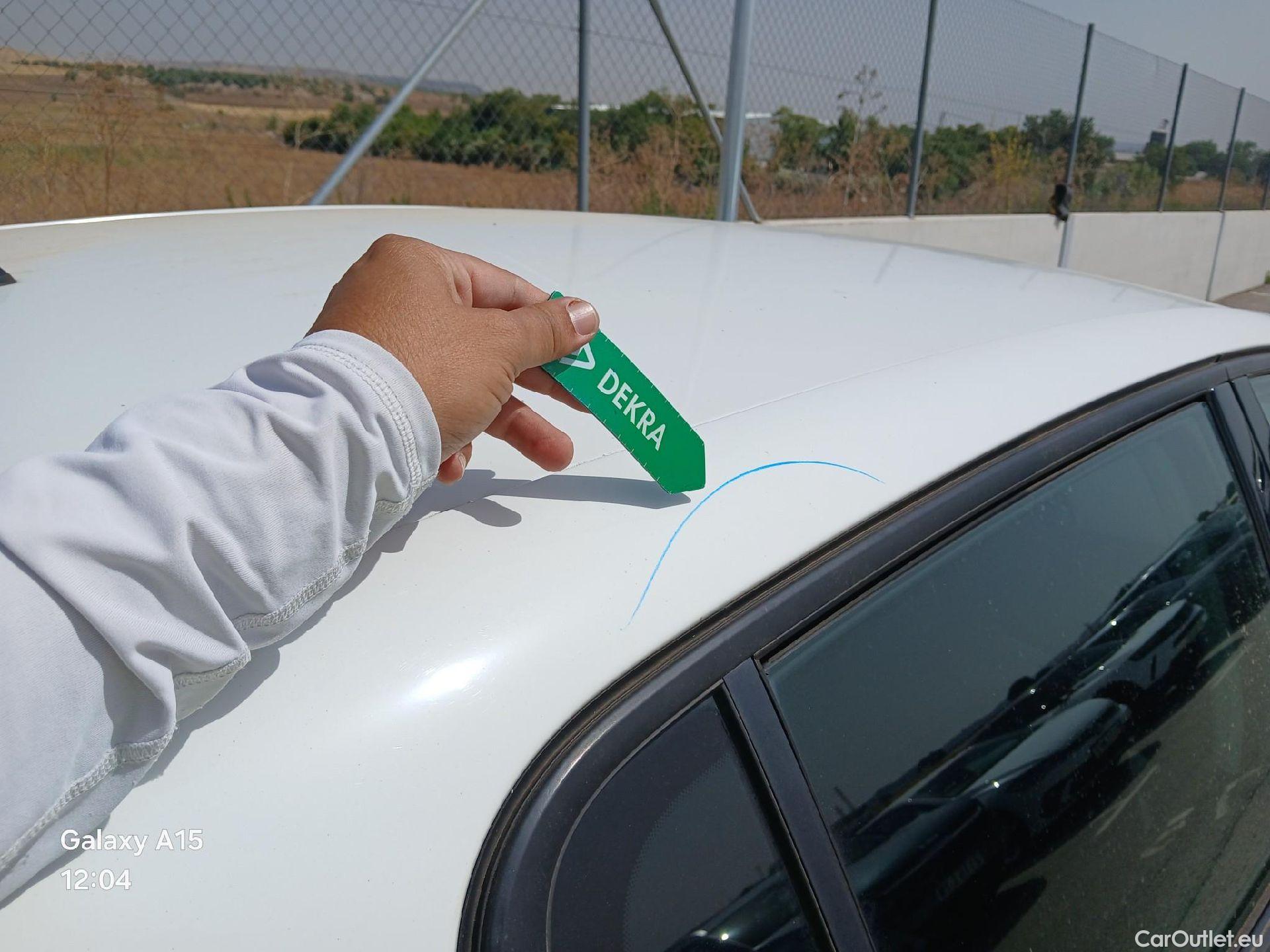  Peugeot  308 PEUGEOT  / 2017 / 5P / berlina con portón 5P Access BlueHDi 100 6 Vel. MAN #24