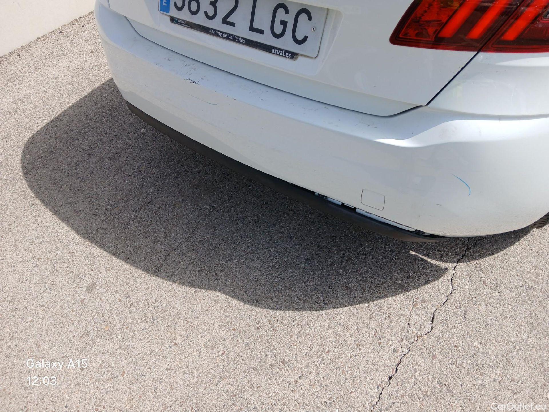  Peugeot  308 PEUGEOT  / 2017 / 5P / berlina con portón 5P Access BlueHDi 100 6 Vel. MAN #19
