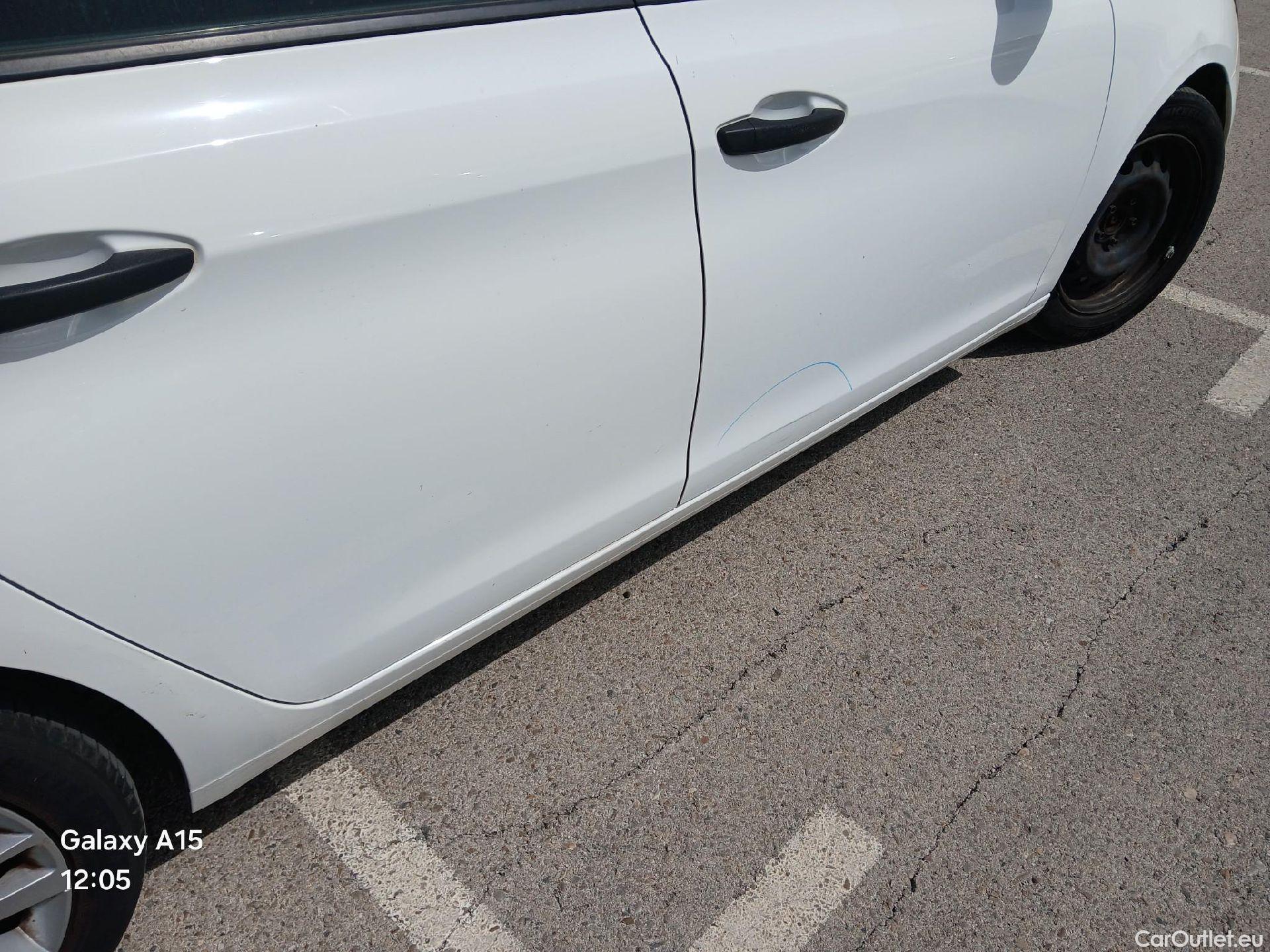  Peugeot  308 PEUGEOT  / 2017 / 5P / berlina con portón 5P Access BlueHDi 100 6 Vel. MAN #27