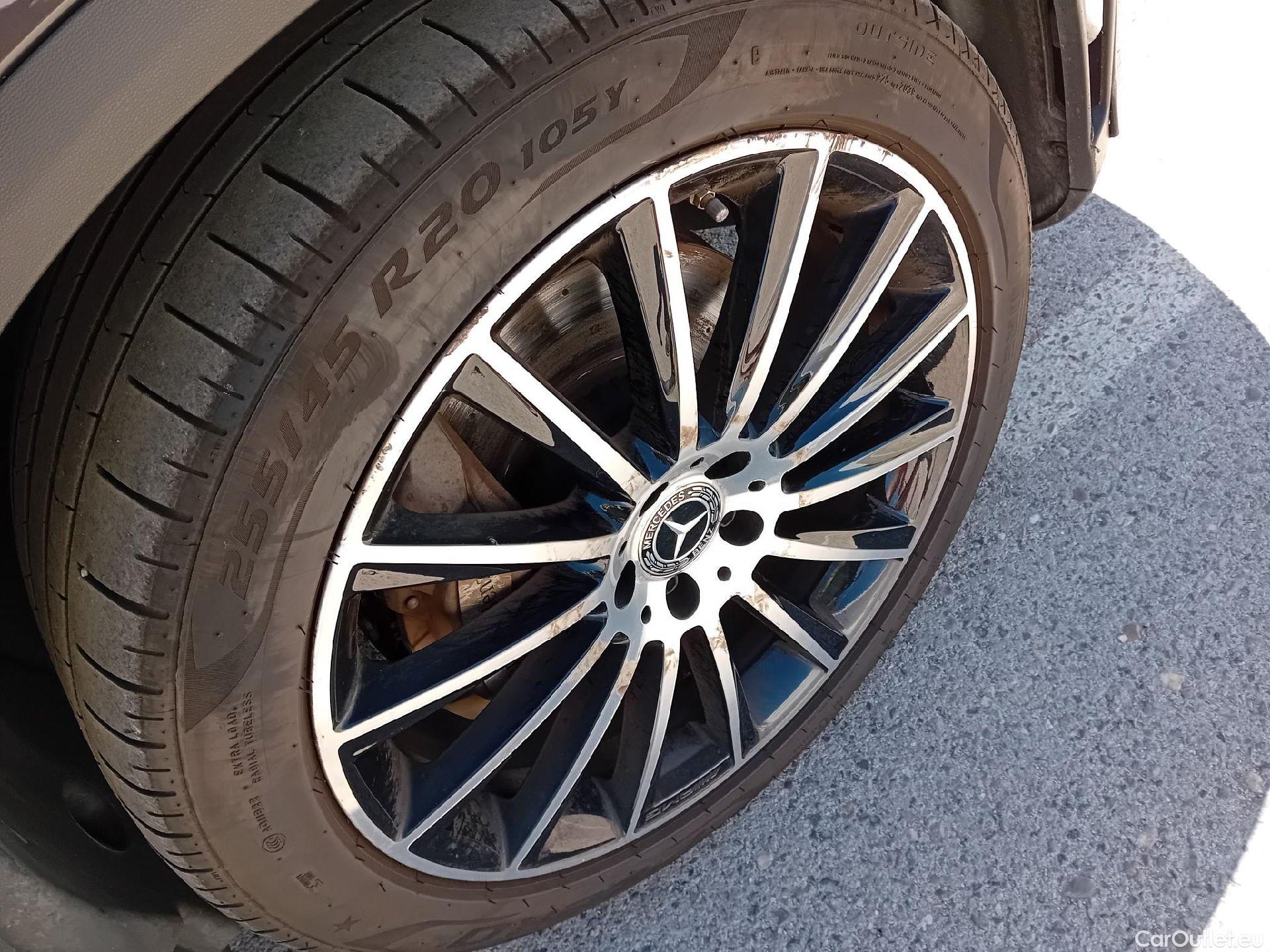  Mercedes  G-Klasee MERCEDES-BENZ GLC Coupé / 2019 / 5P / coupé GLC 300 de 4MATIC #39