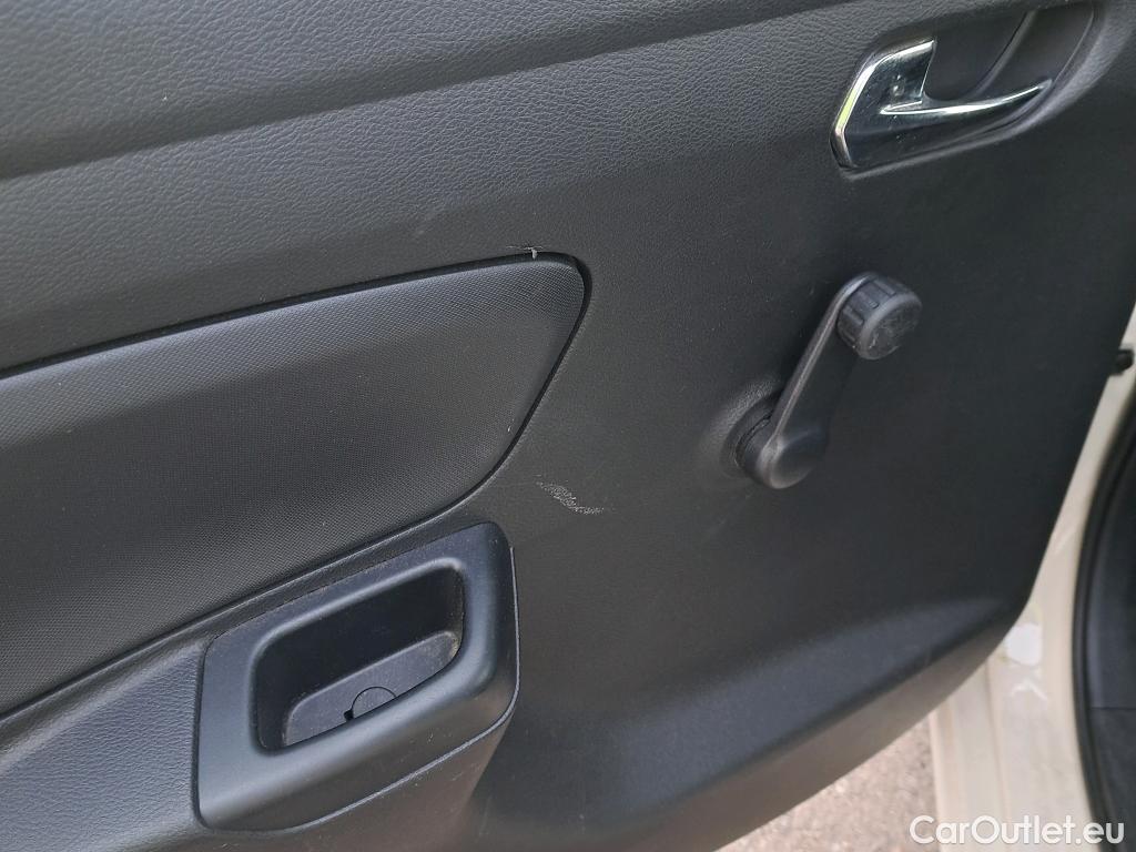  Nissan  Micra NISSAN  / 2017 / 5P / berlina con portón IG-T 68 kW (92 CV) E6D-F Acenta #13