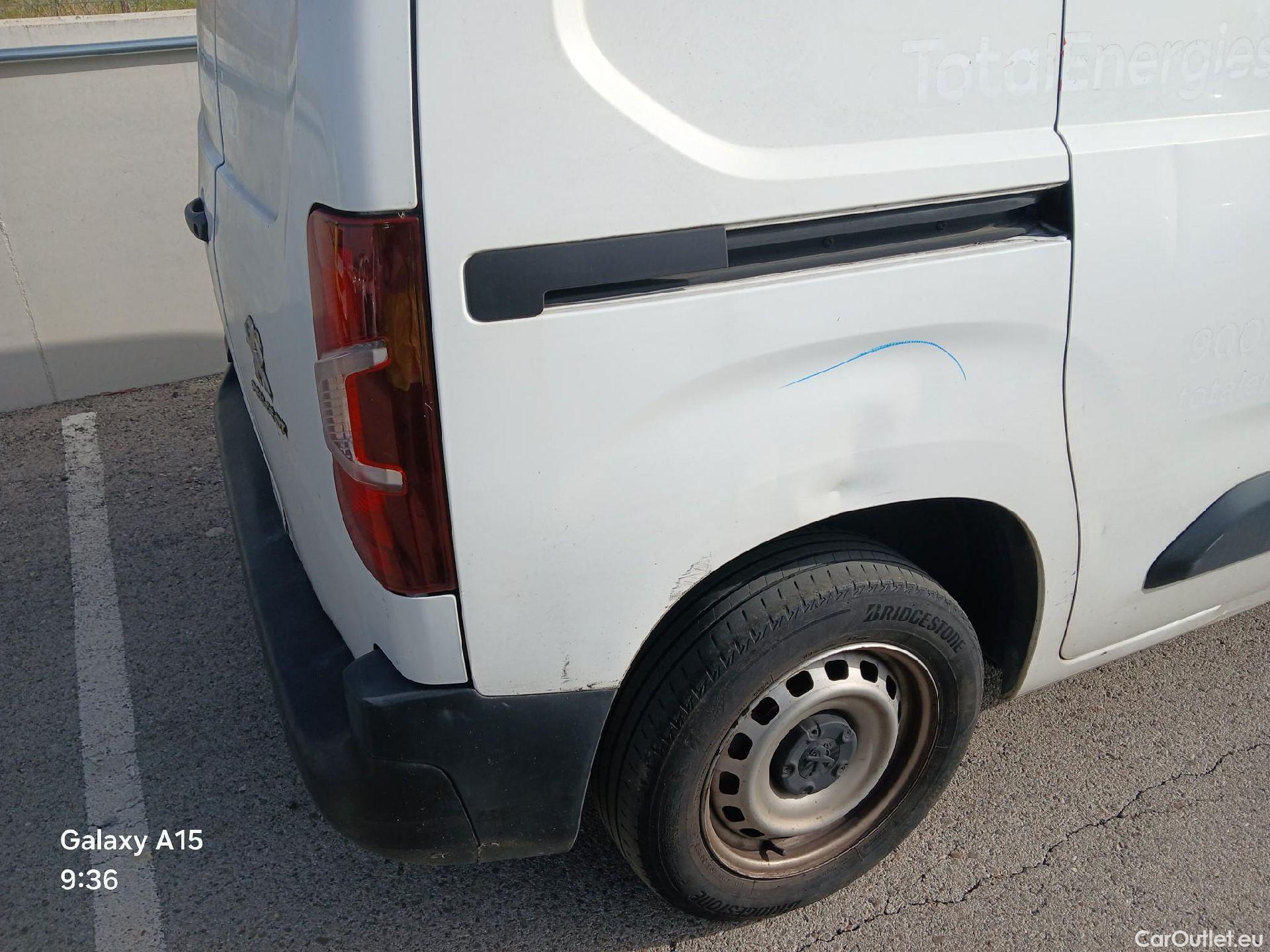  Peugeot  Partner PEUGEOT  / 2018 / 3P / furgón derivado de turismo Pro Standard 600kg BlueHDi 73kW (AC) #37