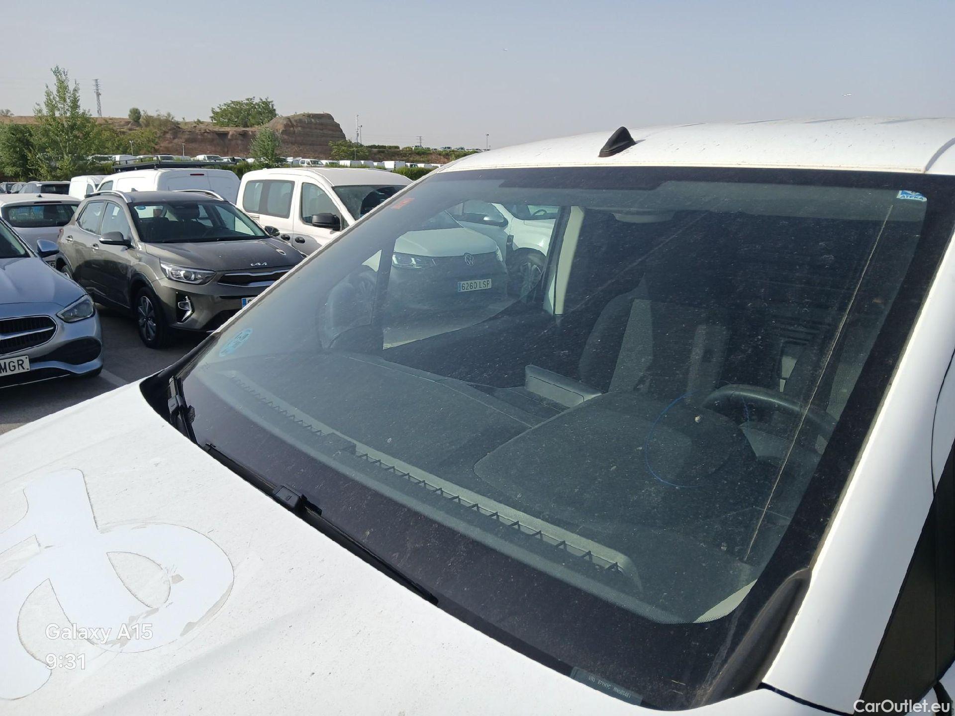  Peugeot  Partner PEUGEOT  / 2018 / 3P / furgón derivado de turismo Pro Standard 600kg BlueHDi 73kW (AC) #16