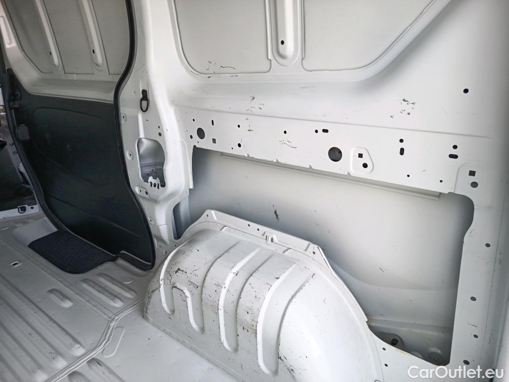  Nissan  NV300 NISSAN  / 2016 / 4P / furgón 1.6dCi 88kW (120CV) L1H1 1T BASIC #4