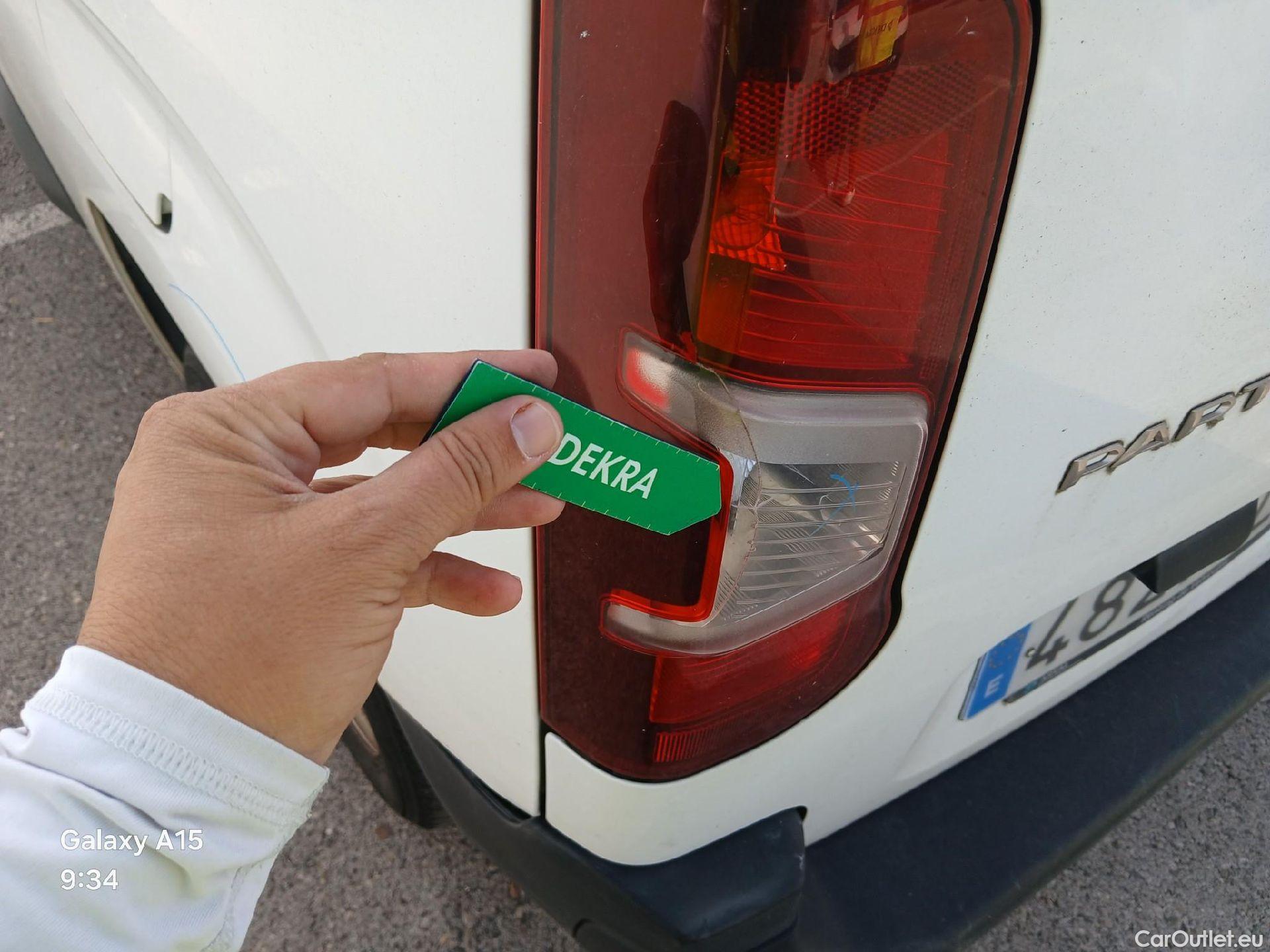  Peugeot  Partner PEUGEOT  / 2018 / 3P / furgón derivado de turismo Pro Standard 600kg BlueHDi 73kW (AC) #30