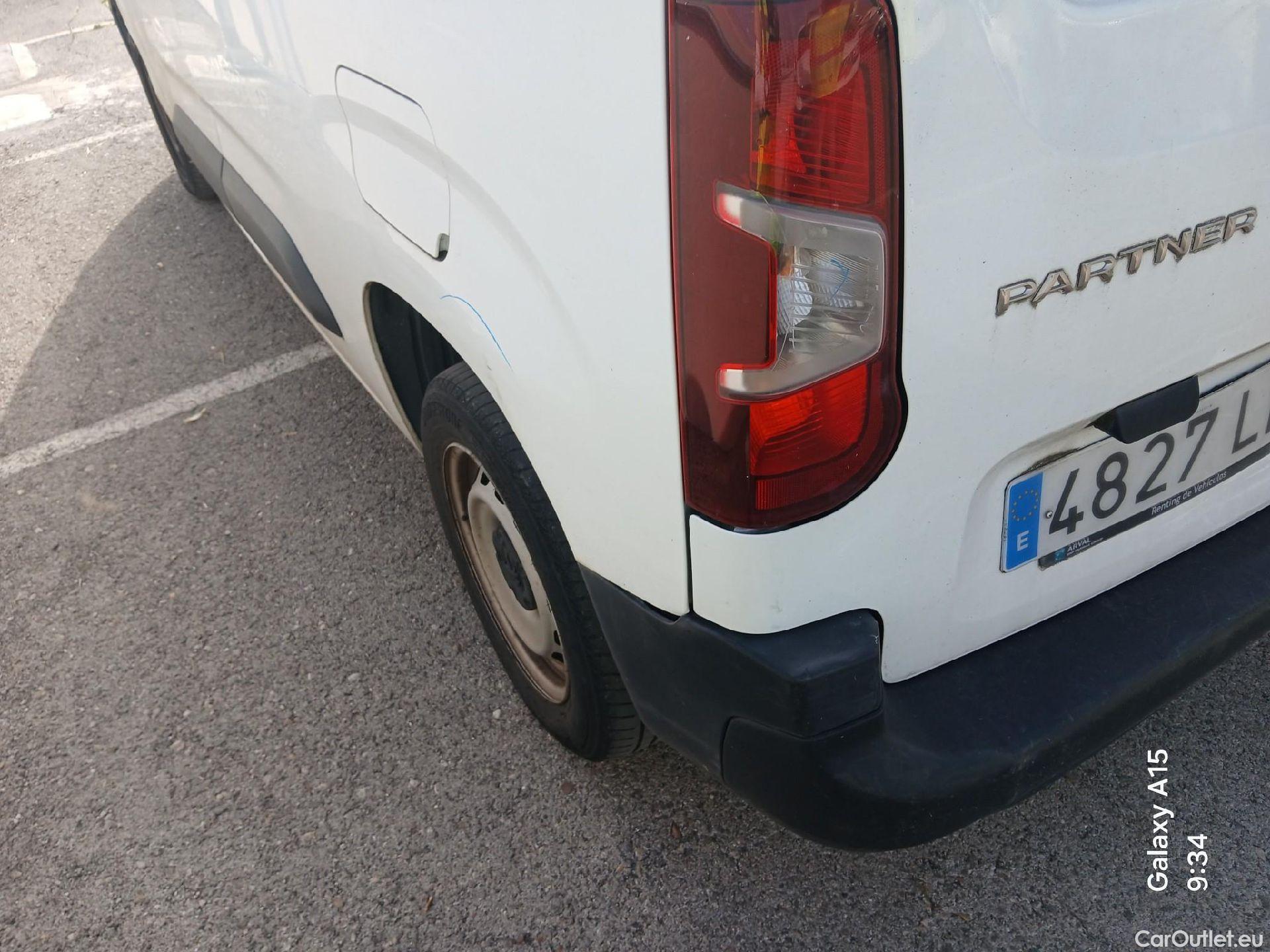  Peugeot  Partner PEUGEOT  / 2018 / 3P / furgón derivado de turismo Pro Standard 600kg BlueHDi 73kW (AC) #29