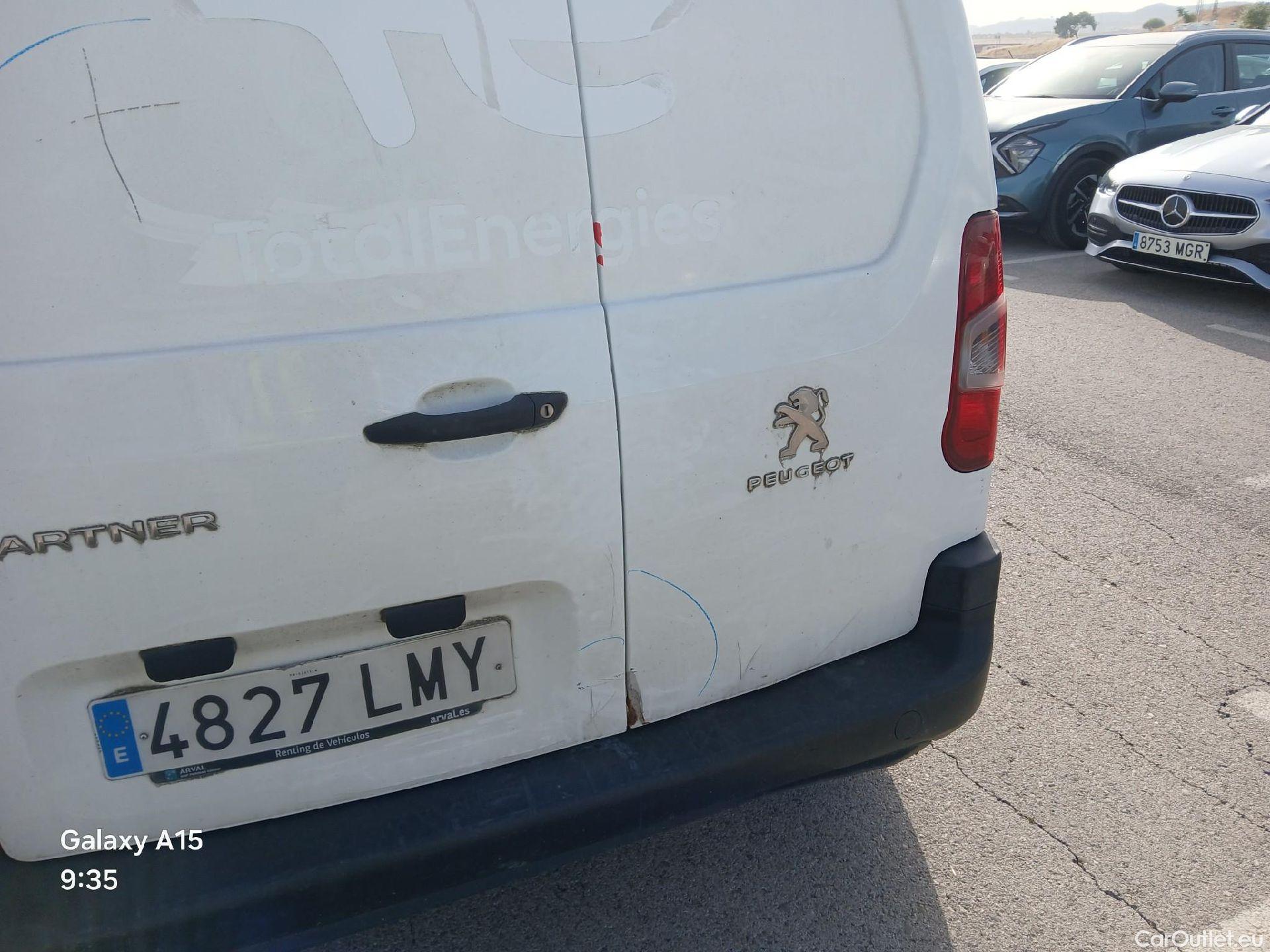  Peugeot  Partner PEUGEOT  / 2018 / 3P / furgón derivado de turismo Pro Standard 600kg BlueHDi 73kW (AC) #34