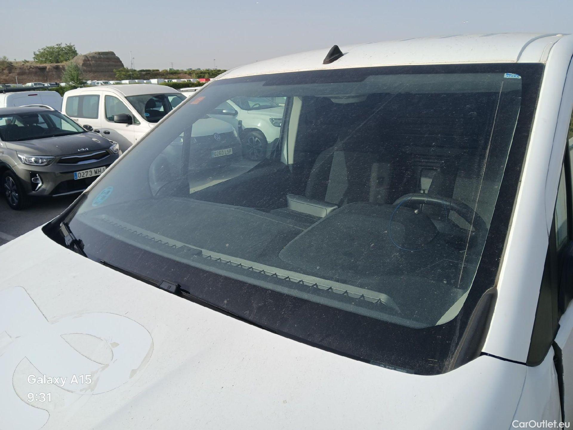  Peugeot  Partner PEUGEOT  / 2018 / 3P / furgón derivado de turismo Pro Standard 600kg BlueHDi 73kW (AC) #18