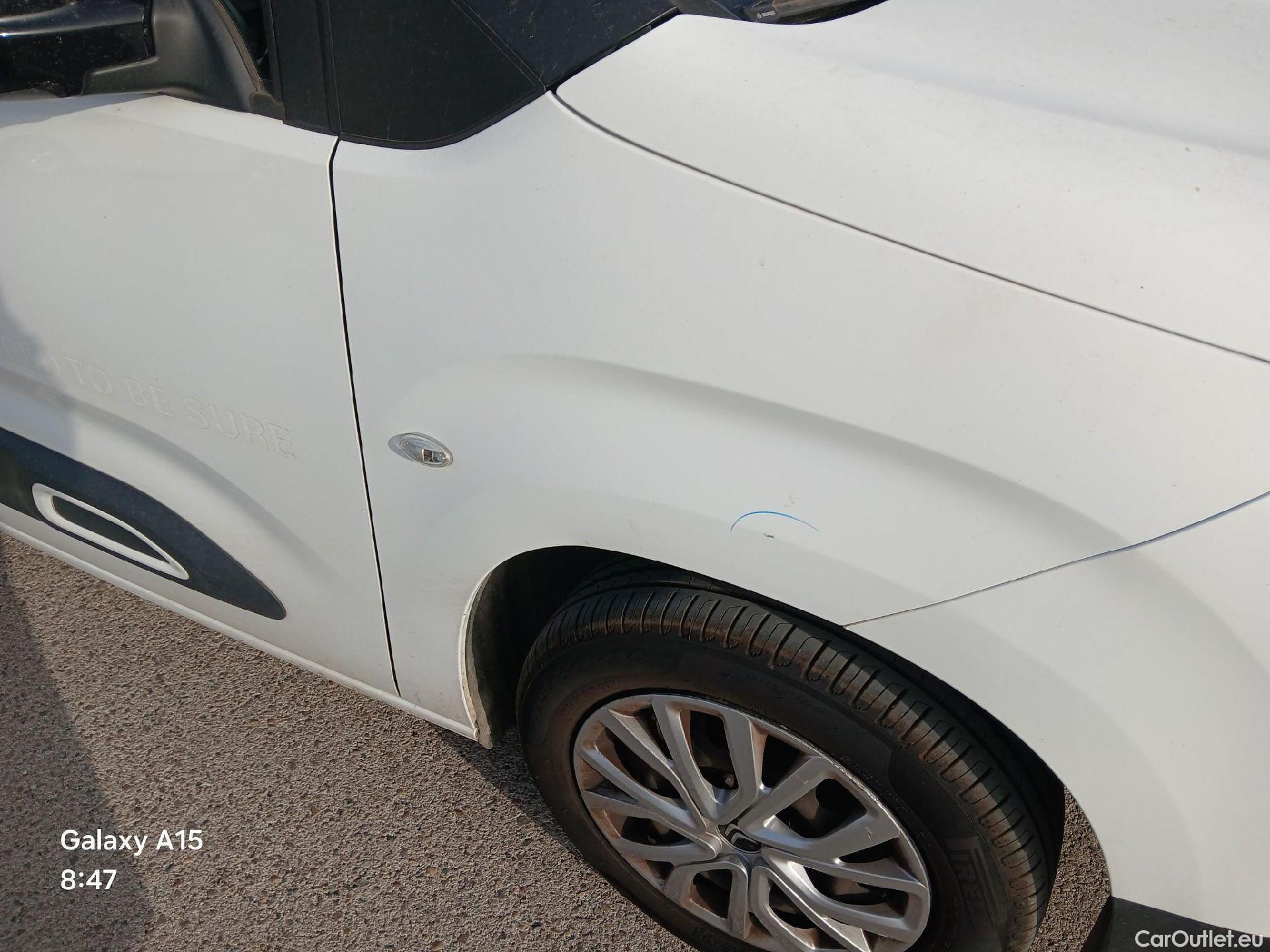  Citroen  Berlingo CITROEN  / 2018 / 5P / monovolumen compacto Talla M BlueHDi 100 S&S FEEL #40