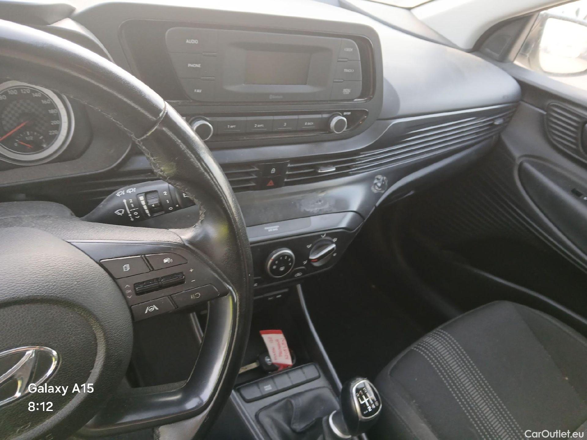  Hyundai  i20 HYUNDAI  / 2020 / 5P / berlina con portón 1.0 TGDI 74kW (100CV) 48V Essence #2