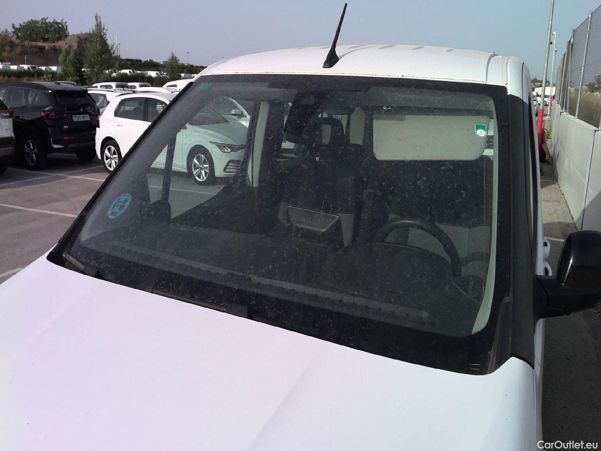  Citroen  Berlingo CITROEN  / 2018 / 5P / monovolumen compacto Talla M BlueHDi 100 S&S FEEL #18