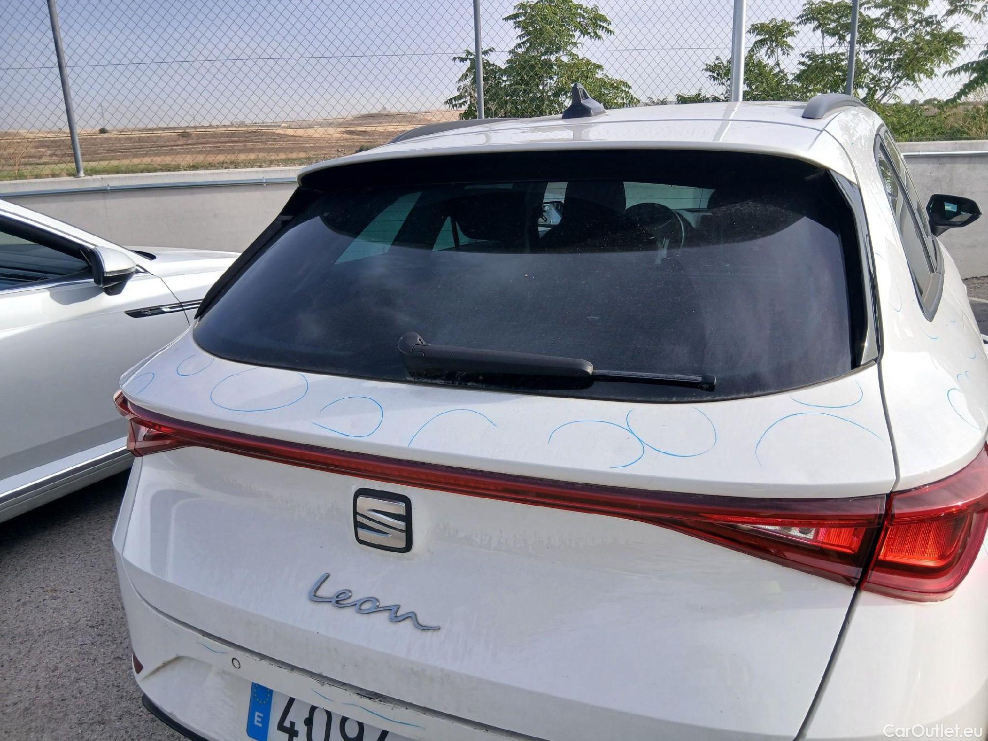  Seat  Leon SEAT Nuevo León / 2020 / 5P / familiar SP 1.5 TSI 96kW S&S Style Go(SP) #39