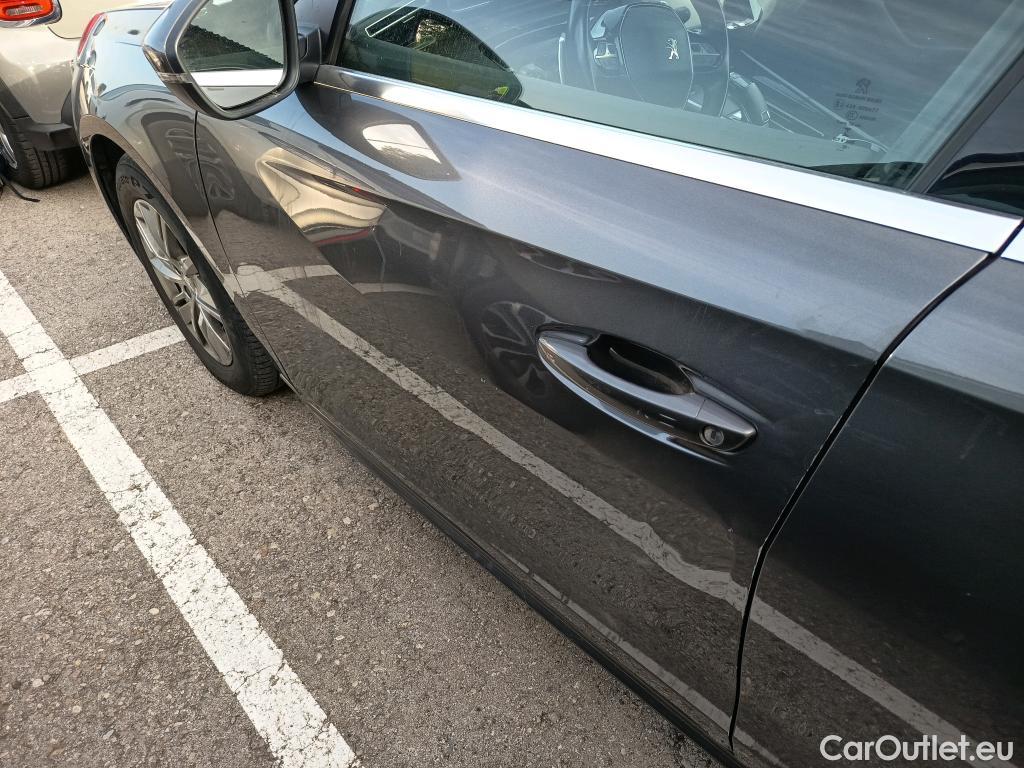  Peugeot  508 PEUGEOT  / 2018 / 5P / berlina con portón  5P Business Line BlueHDi 130 EAT8 (AC) #3