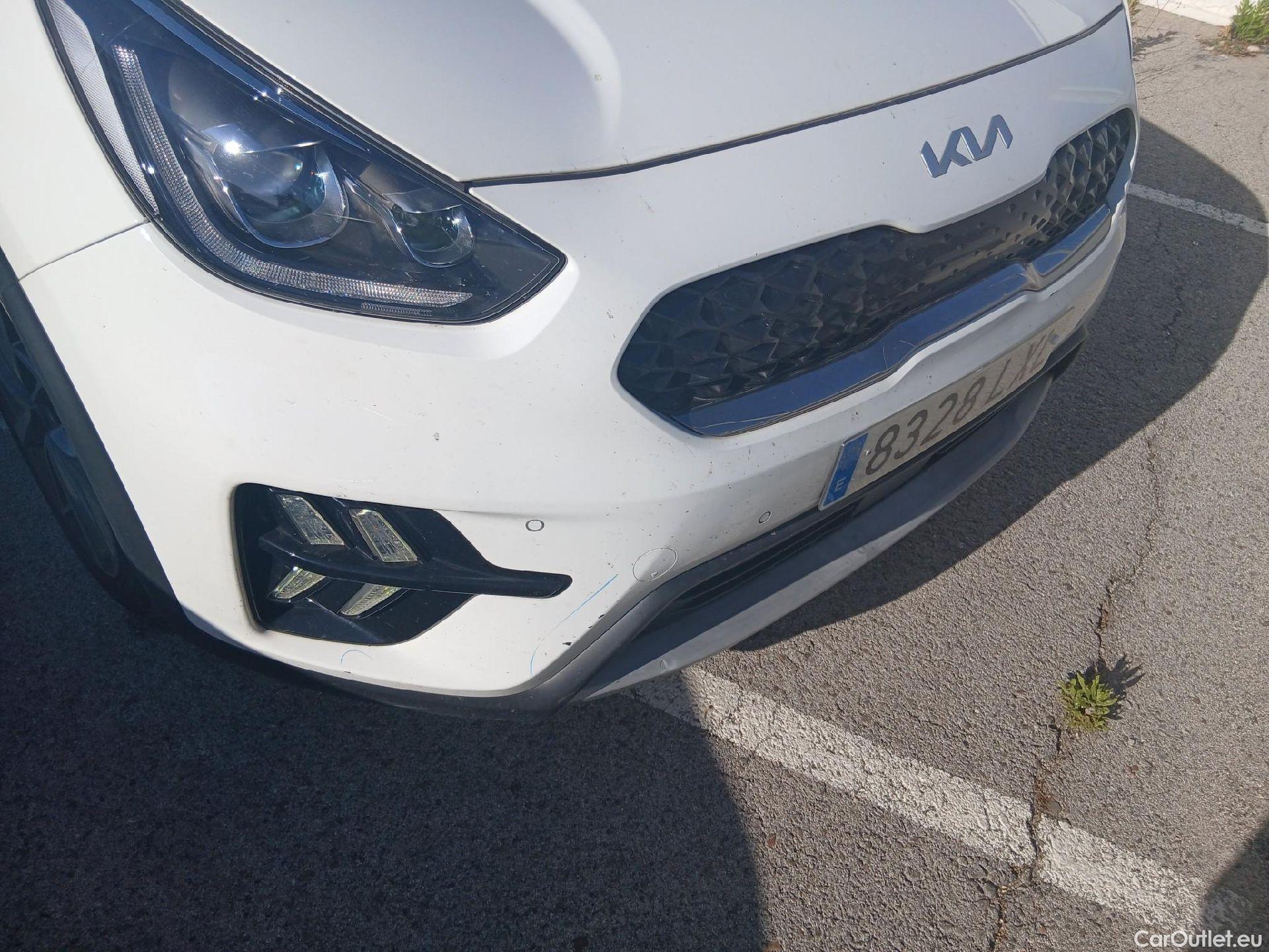  KIA  Niro KIA  / 2019 / 5P / crossover 1.6 GDi HEV 104kW (141CV) Emotion (AC) #4