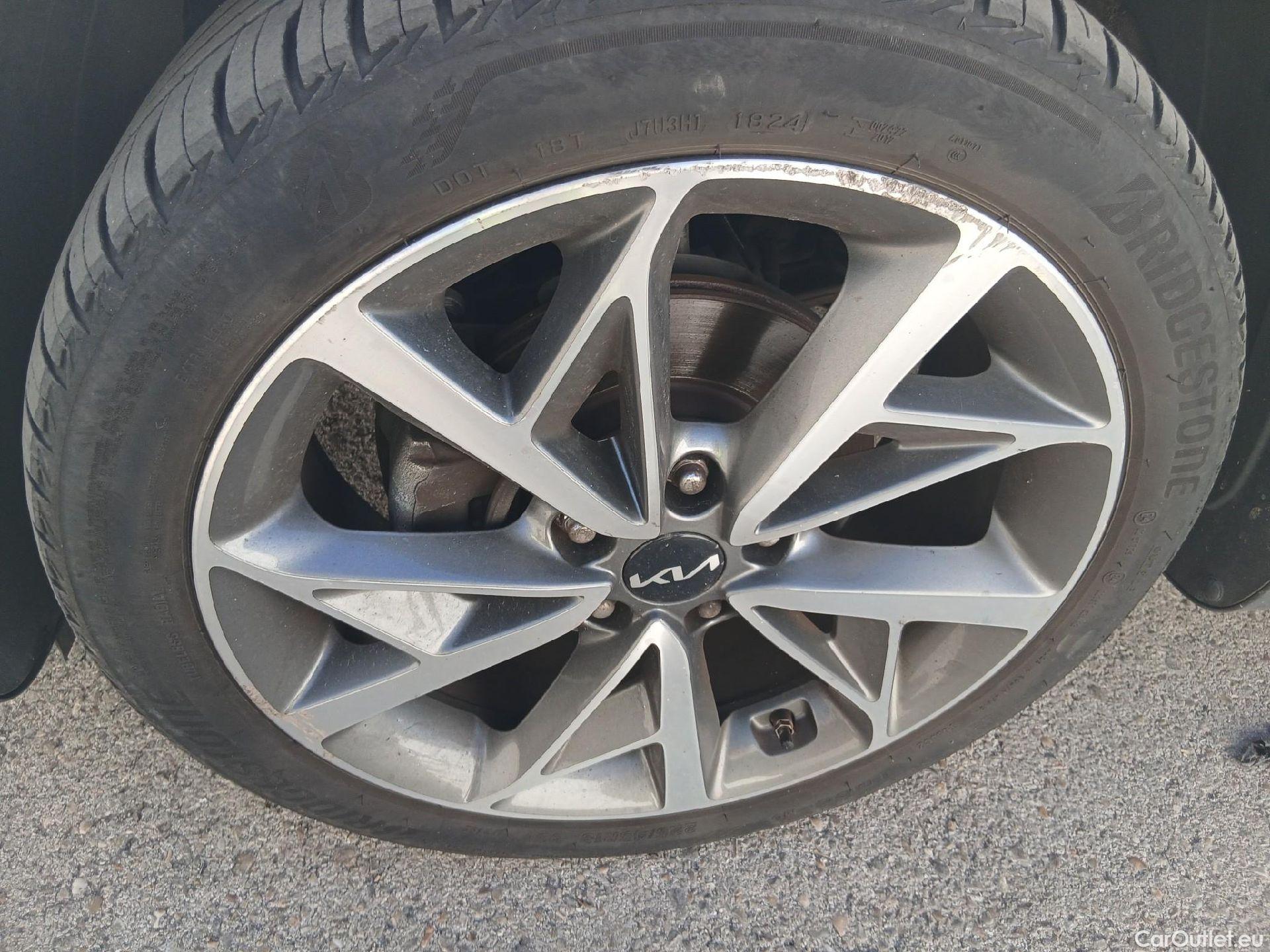 KIA  Niro KIA  / 2019 / 5P / crossover 1.6 GDi HEV 104kW (141CV) Emotion (AC) #13