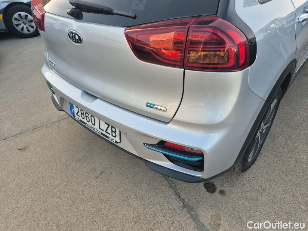  KIA  Niro KIA e- / 2016 / 5P / crossover e- 150kW Emotion (Long Range) #17