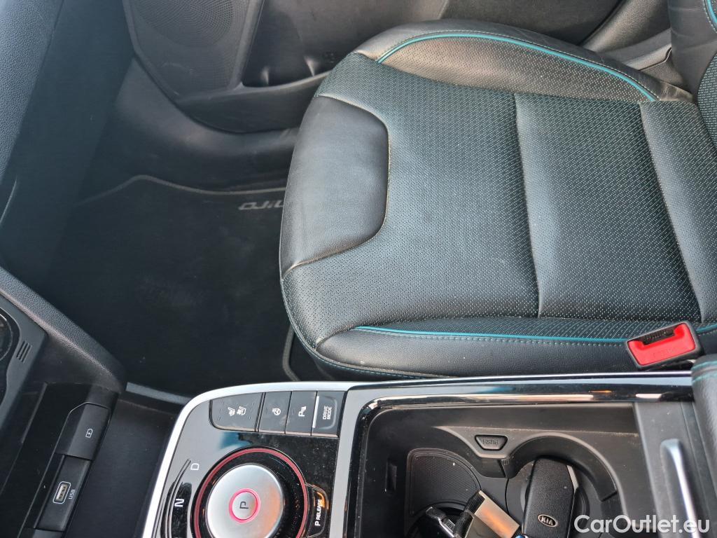  KIA  Niro KIA e- / 2016 / 5P / crossover e- 150kW Emotion (Long Range) #6