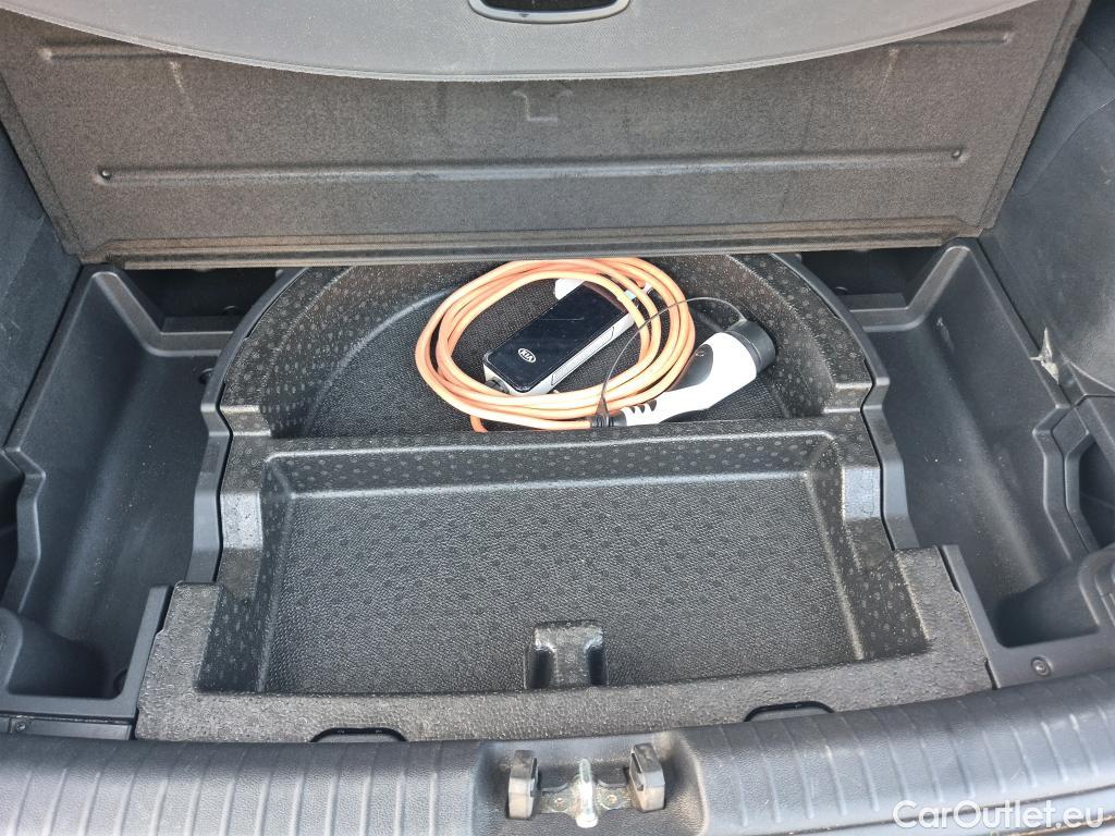  KIA  Niro KIA e- / 2016 / 5P / crossover e- 150kW Emotion (Long Range) #3