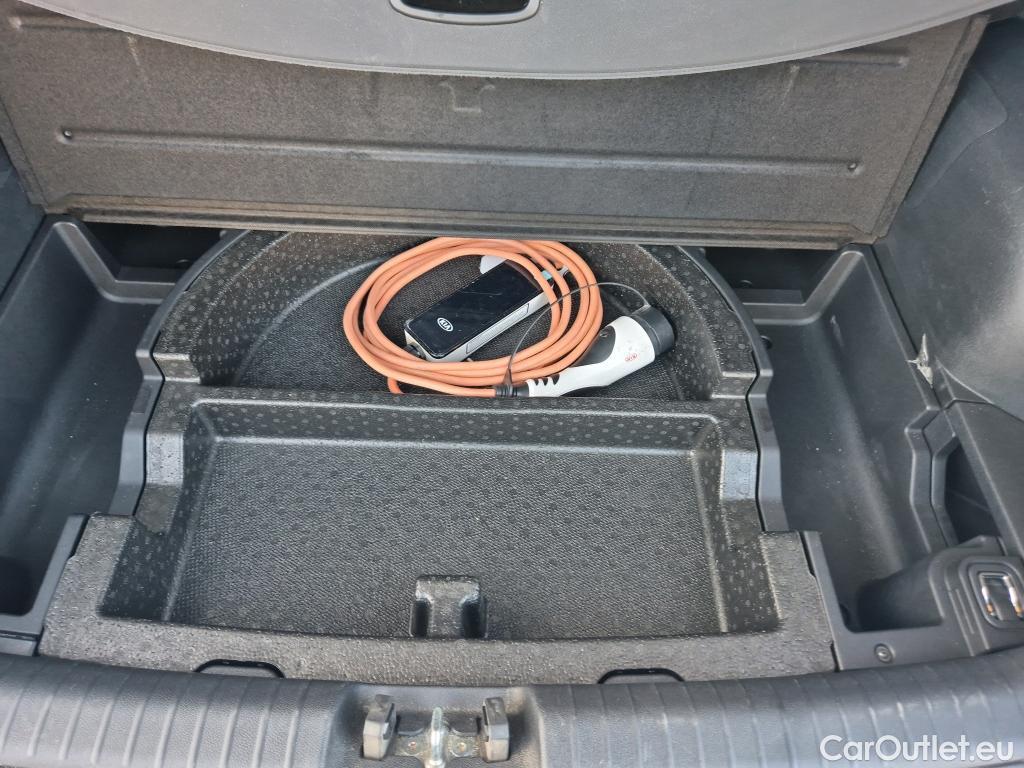  KIA  Niro KIA e- / 2016 / 5P / crossover e- 150kW Emotion (Long Range) #4