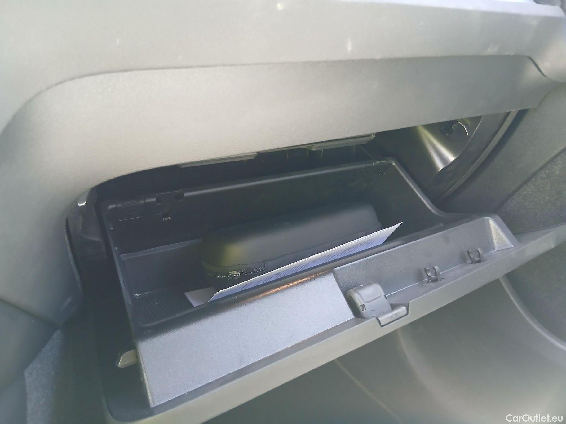  Volvo  XC 40 VOLVO XC40 / 2021 / 5P / todoterreno 1.5 T5 Recharge PHEV Bright Auto #30