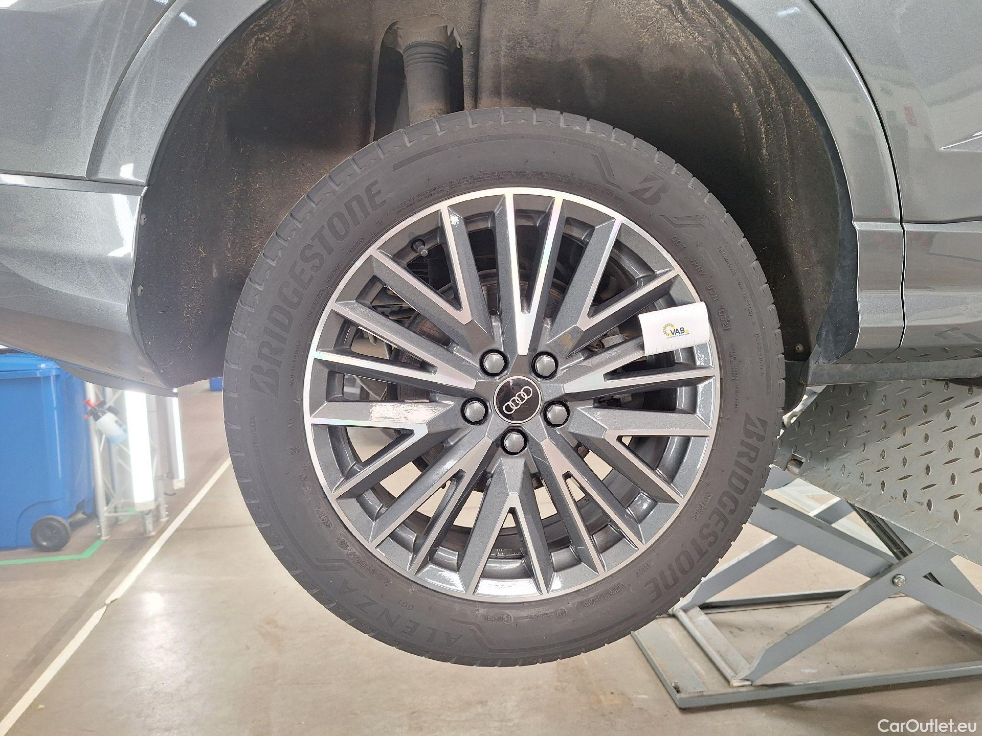  Audi  Q3 Audi,  SB '19, Audi  Sportback 35 TDI S tronic S Line Business  #41