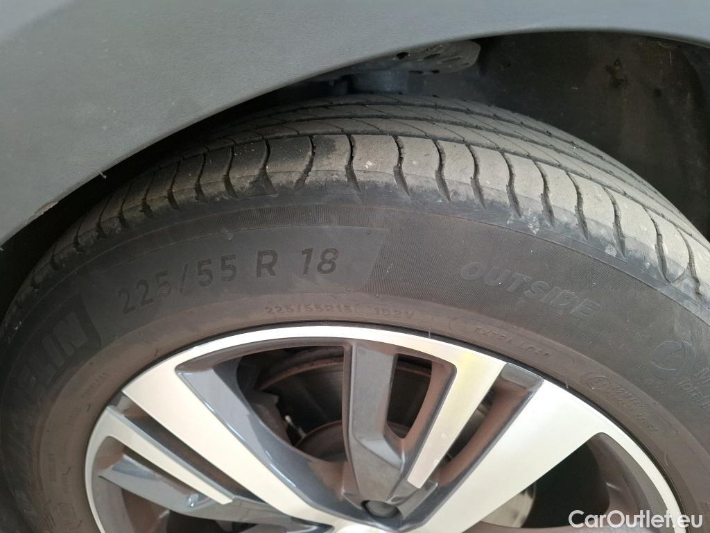  Peugeot  3008  II Allure 1.2 PureTech 130CV BVA8 E6d #4