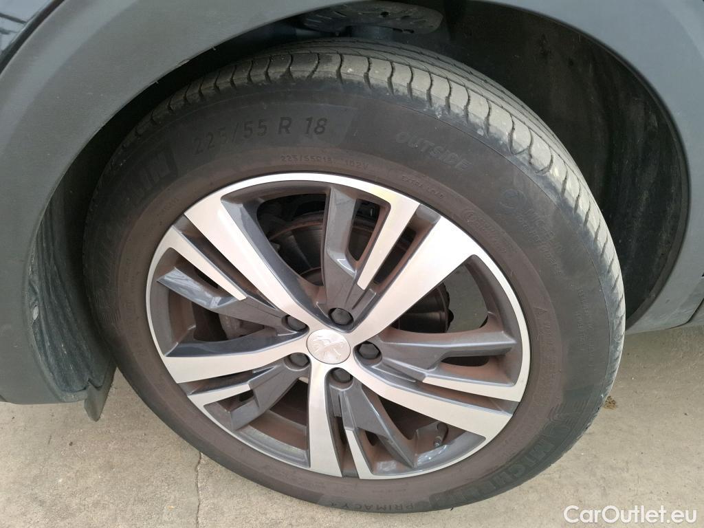  Peugeot  3008  II Allure 1.2 PureTech 130CV BVA8 E6d #1