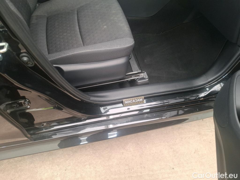  Toyota  Yaris TOYOTA  Hybride / 2019 / 5P / Berline Hybride 116h Dynamic Business Beyond Zer #25