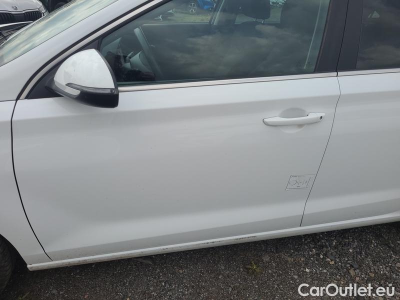  Hyundai  i30  (PD)(01.2017  ->)  kom.1.5T-GDI Smart 5d #25