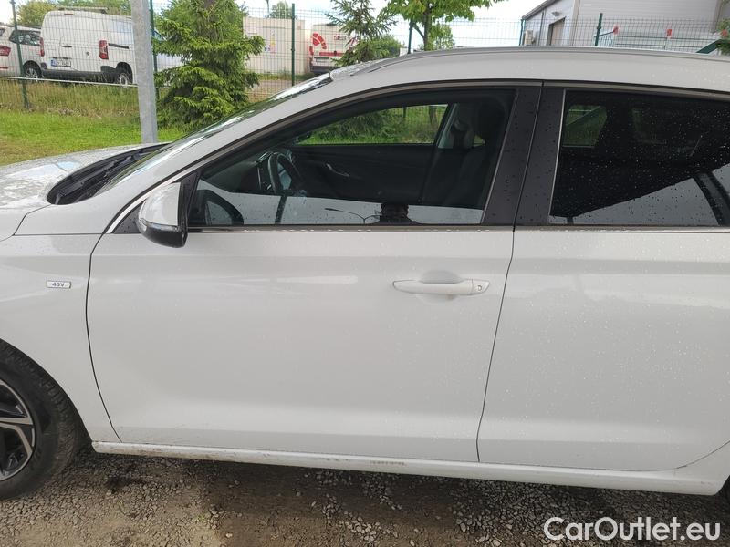  Hyundai  i30  (PD)(01.2017  ->)  kom.1.5T-GDI Smart 5d #4