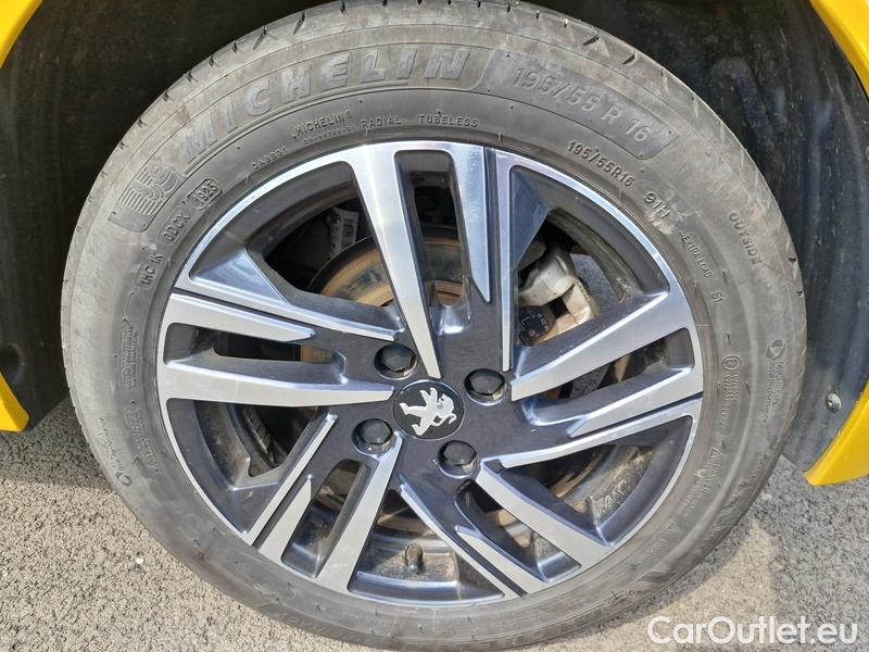  Peugeot  208  (P2) (2019)  1.2 100 Allure SS AT #21