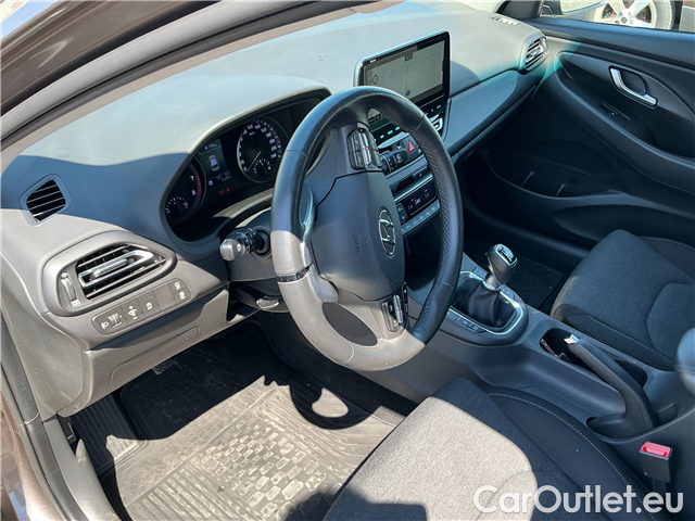  Hyundai  i30  kom.1.5T-GDI Family Smart #18