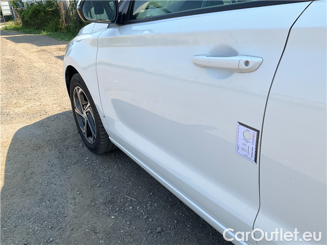  Hyundai  i30  kom.1.5i Family Comfort 5d #1
