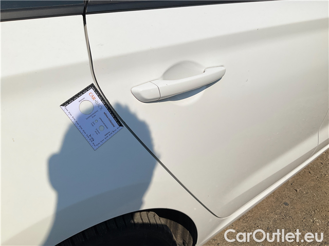 Hyundai  i30  kom.1.5i Family Comfort 5d #12