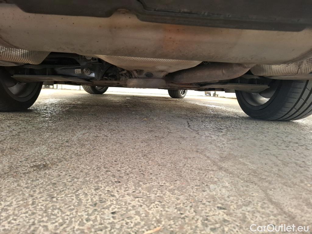  Bmw  Serie 3 BMW Série 3 Touring / 2022 / 5P / Break 320e 204ch M Sport BVA8 Hybride #38