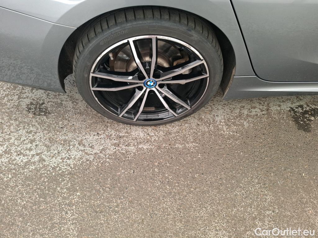  Bmw  Serie 3 BMW Série 3 Touring / 2022 / 5P / Break 320e 204ch M Sport BVA8 Hybride #7