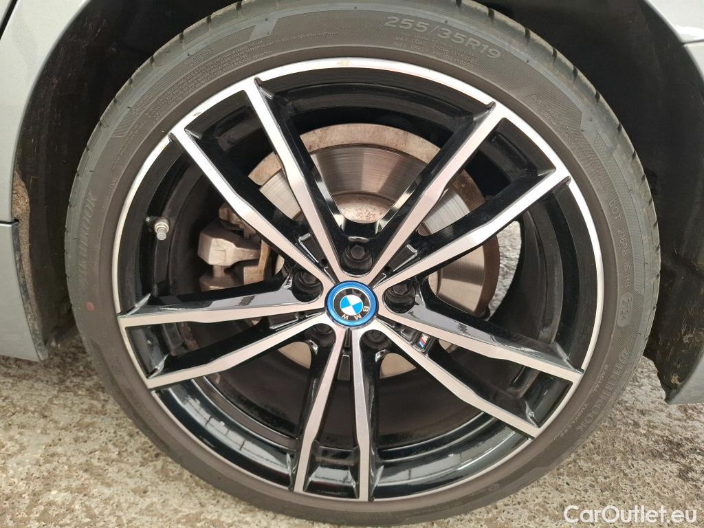  Bmw  Serie 3 BMW Série 3 Touring / 2022 / 5P / Break 320e 204ch M Sport BVA8 Hybride #39