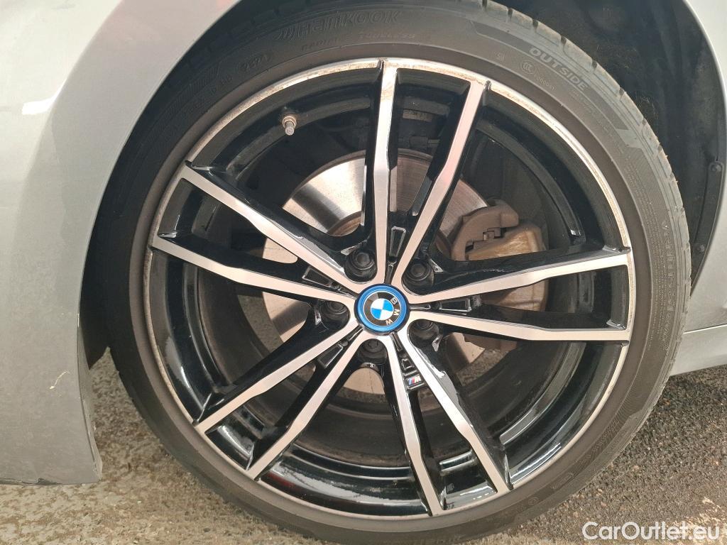  Bmw  Serie 3 BMW Série 3 Touring / 2022 / 5P / Break 320e 204ch M Sport BVA8 Hybride #40