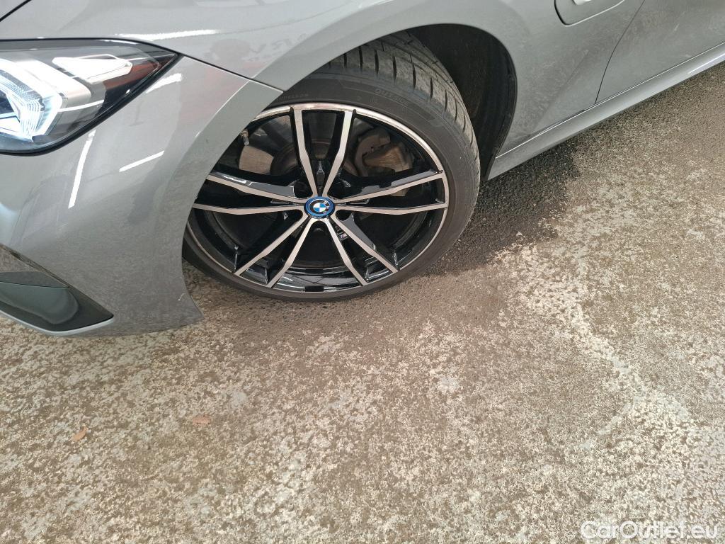  Bmw  Serie 3 BMW Série 3 Touring / 2022 / 5P / Break 320e 204ch M Sport BVA8 Hybride #29