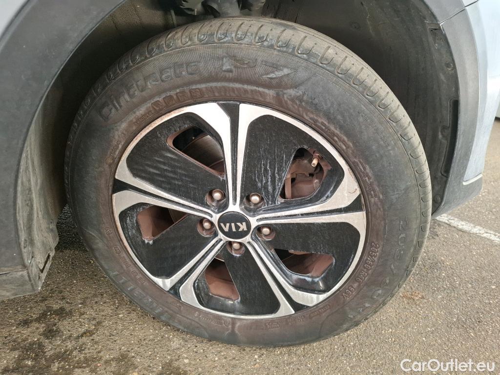  KIA  XCeed KIA  / 2019 / 5P / Crossover 1.6 GDI ISG ISG PHEV ACTIVE BUS DCT6 #33