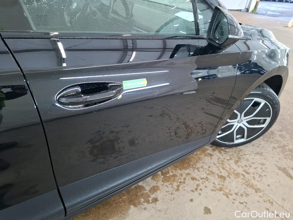  MG  4 MG MG / 2022 / 5P / Berline Luxury 6kWh 150kW #4