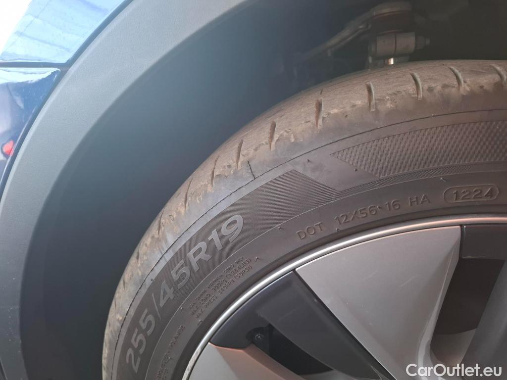  Tesla  Model Y TESLA  / 2021 / 5P / SUV RWD #38